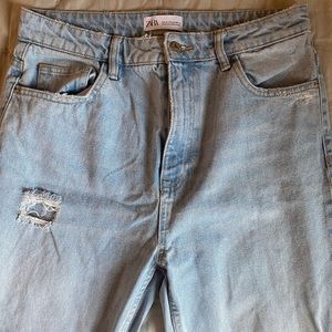 Zara Knee Ripped Jeans, light wash